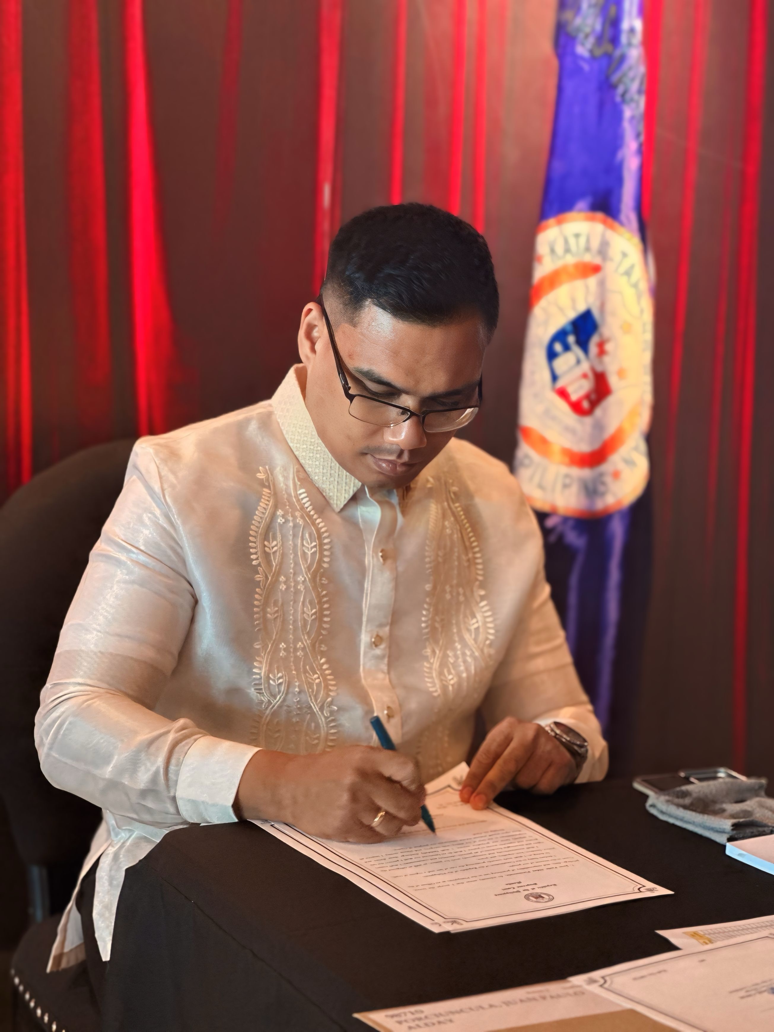 Atty. Porciuncula at his attorney oath-taking ceremony